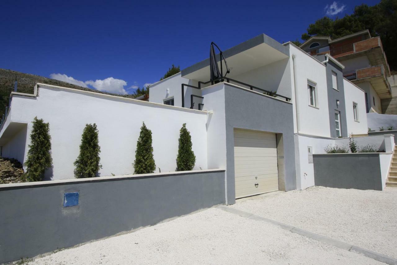 Domus Podstrana